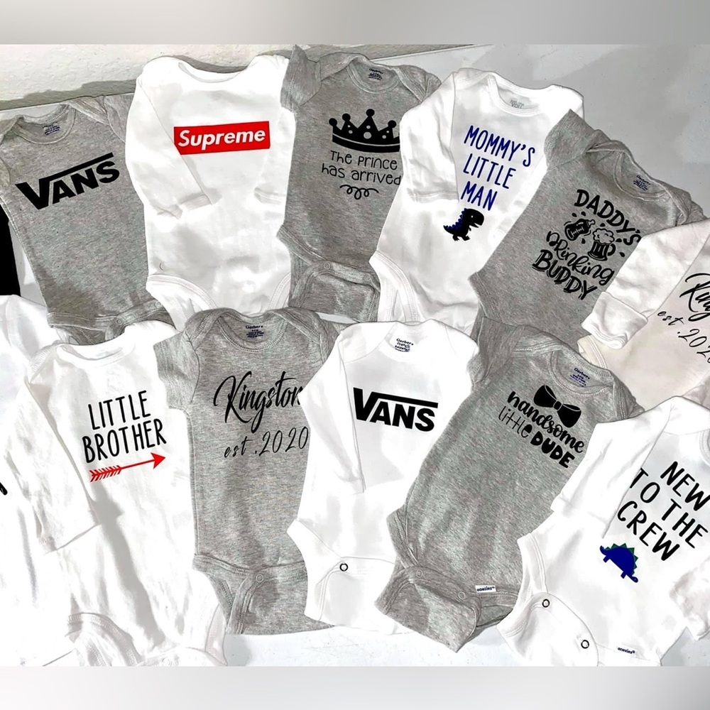 Graphic Baby Onesies Set